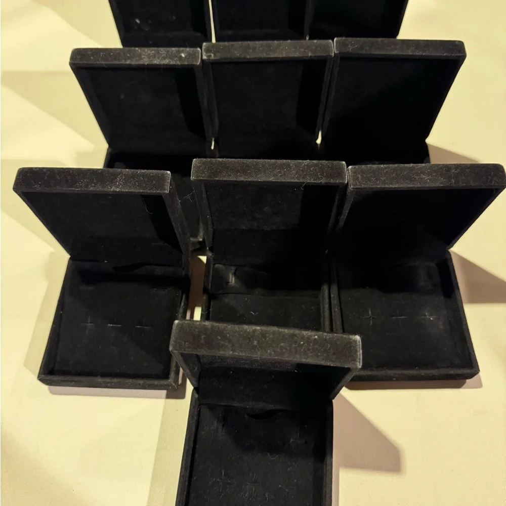 Valentino Bijoux Black and Gold Boxes - Picture 2 of 3